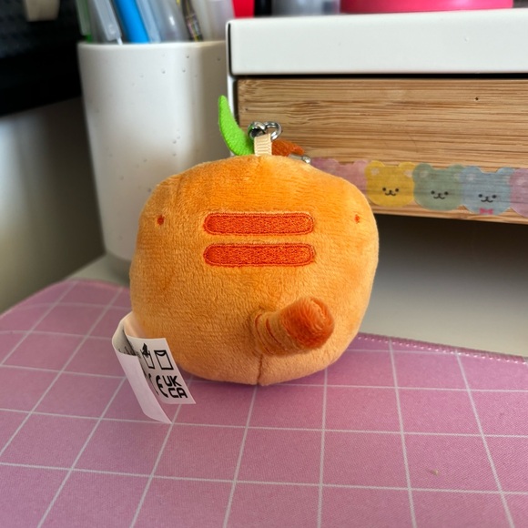 Pusheen Series 21 Orange Keychain - Picture 2 of 2